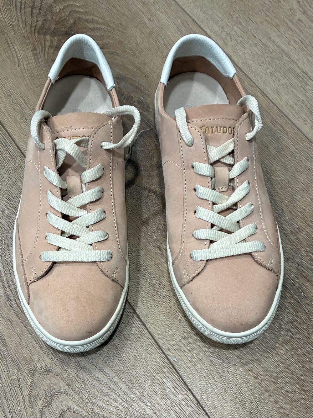Soludos Ibiza Sneaker in champagne pink with a suede upper sz 7.5